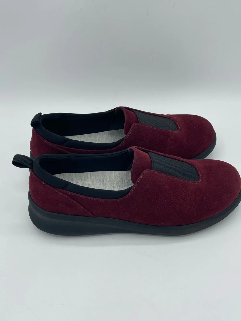 Clarks Cloudsteppers Sullivan Casual Slip-On Suede Sneakers in Burgundy